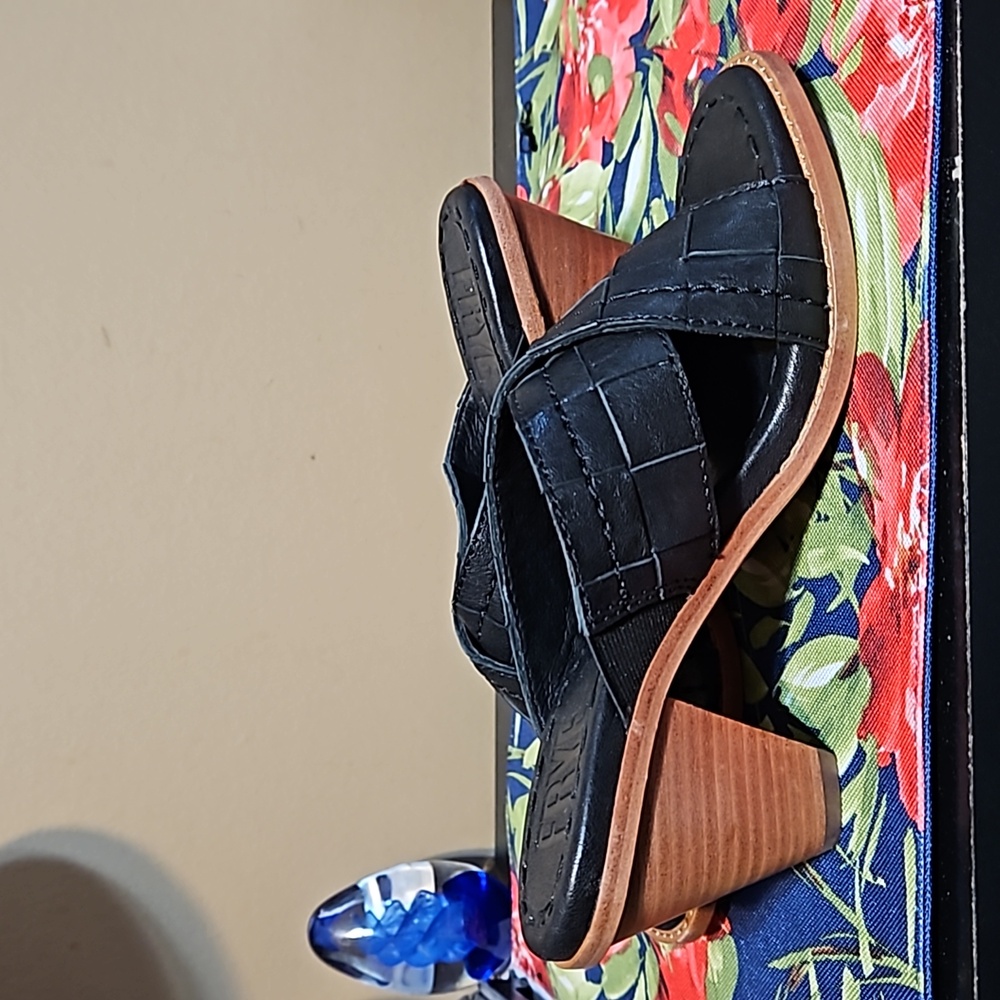 NEW Frye Leather Sandals - Picture 5 of 11